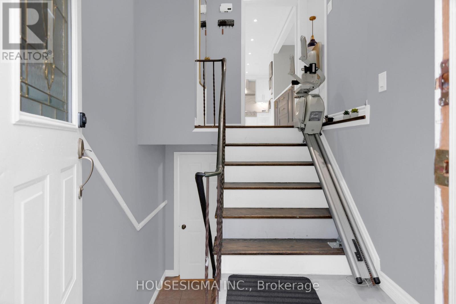 2663 Hortense Road, Mississauga, Ontario  L5L 1V6 - Photo 6 - W13479796