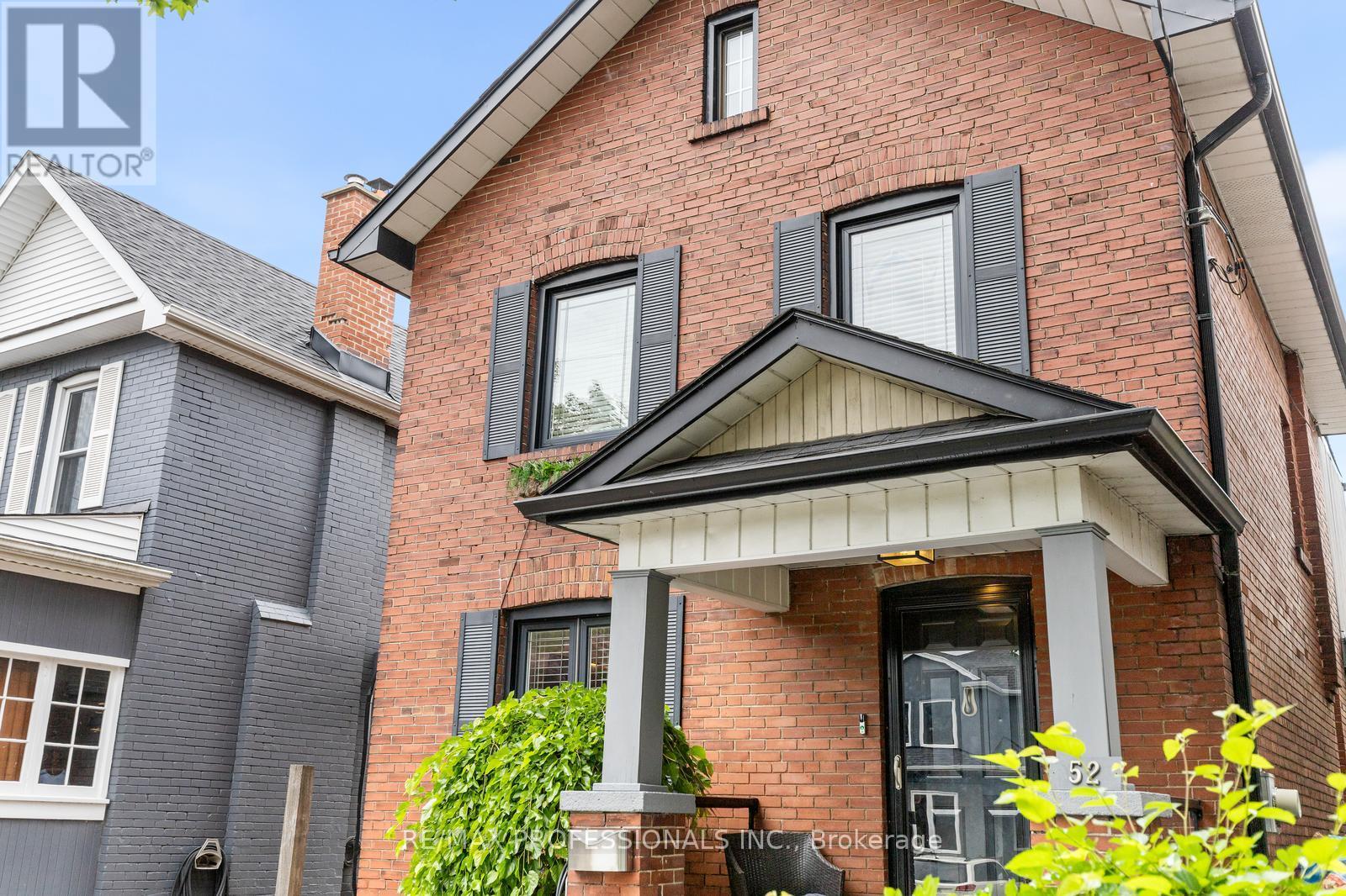 52 THIRD STREET, Toronto, Ontario