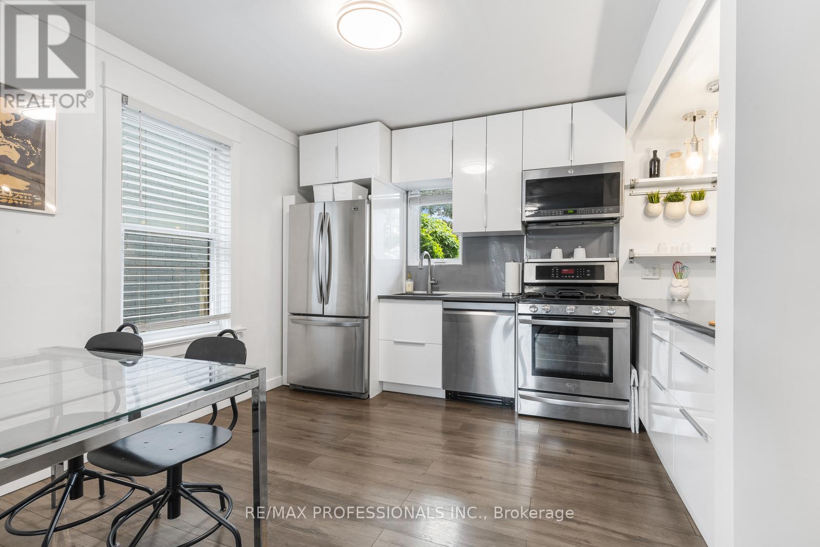 52 Third Street, Toronto, Ontario  M8V 2X8 - Photo 11 - W13479848