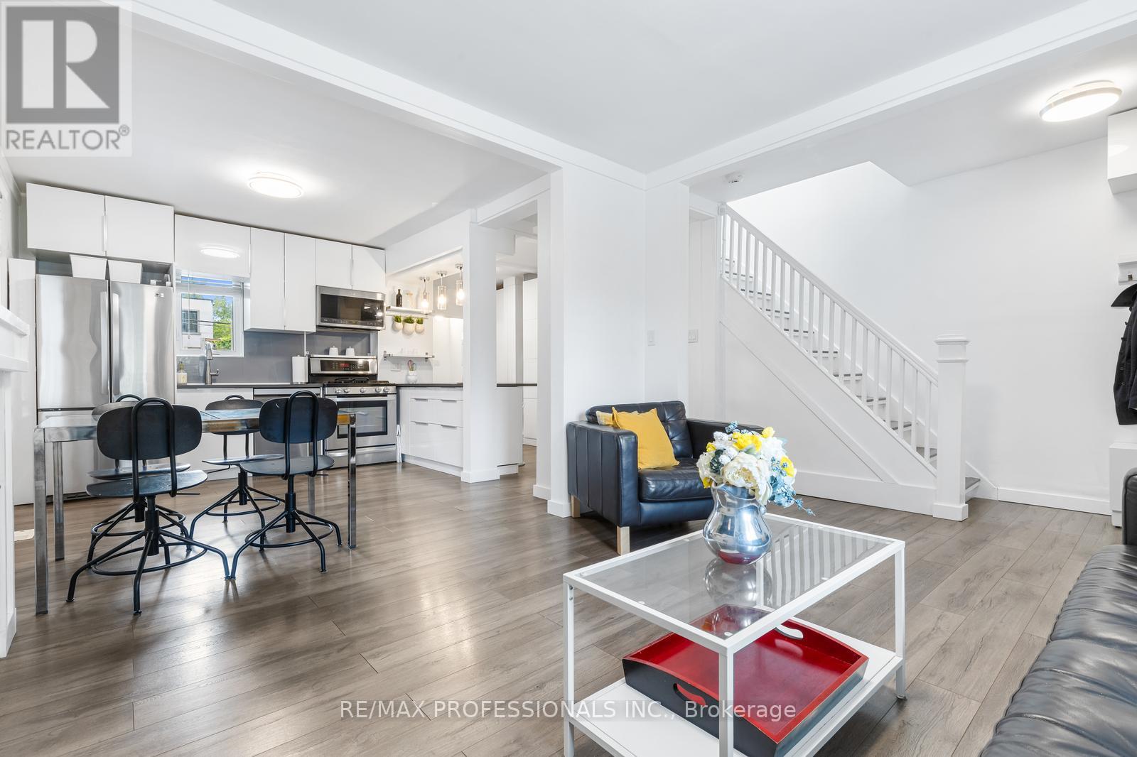 52 Third Street, Toronto, Ontario  M8V 2X8 - Photo 4 - W13479848