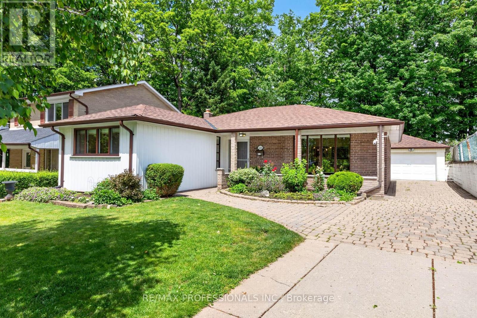 26 BRATTY ROAD, Toronto, Ontario