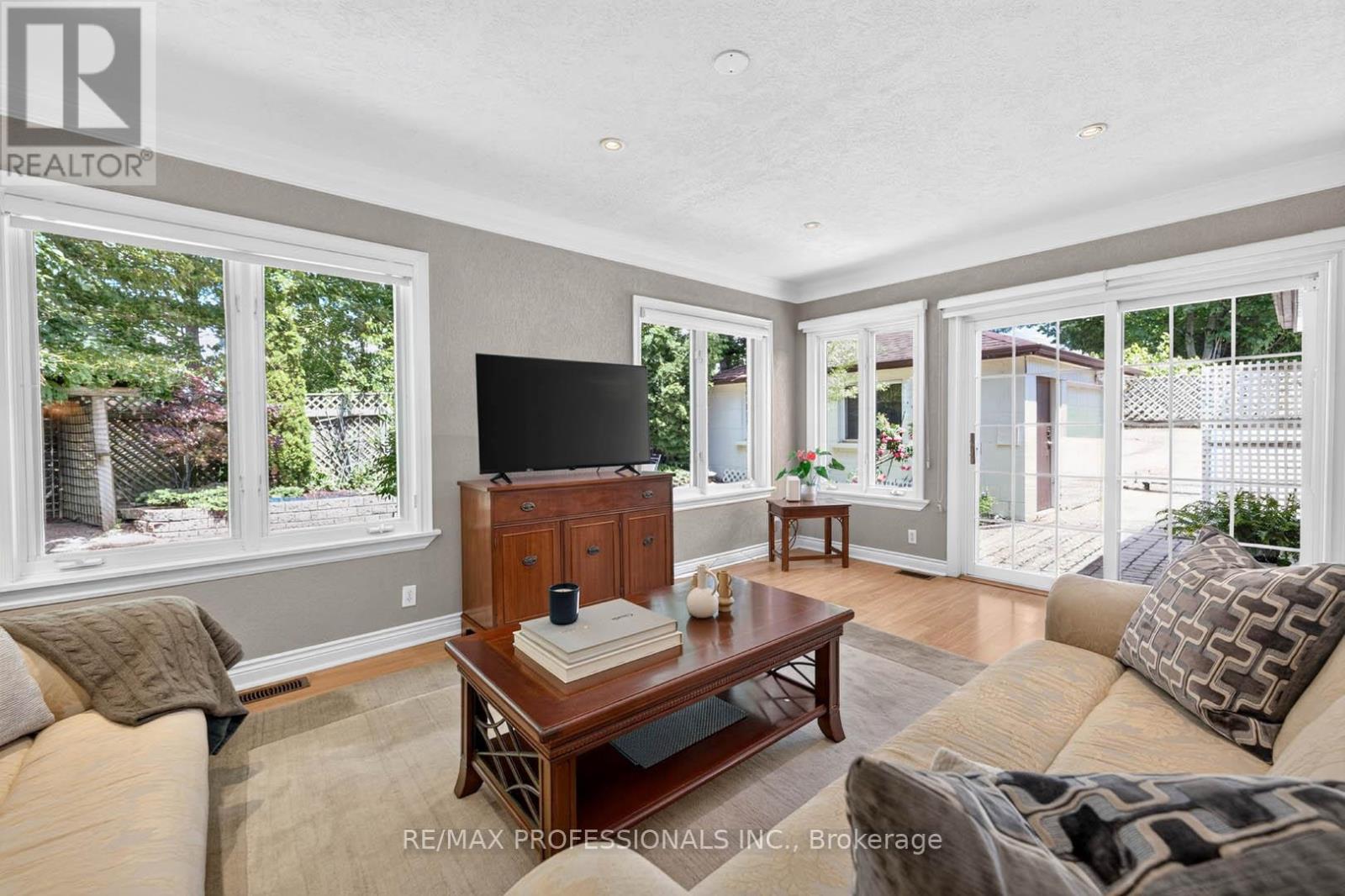 26 Bratty Road, Toronto, Ontario  M3J 1A9 - Photo 15 - W13479850