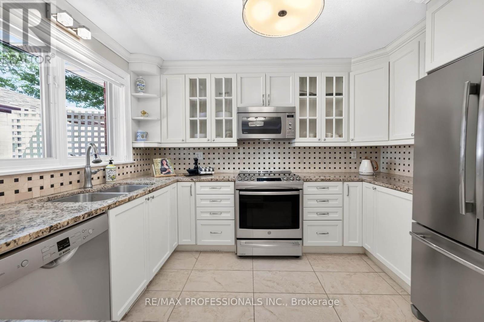 26 Bratty Road, Toronto, Ontario  M3J 1A9 - Photo 19 - W13479850