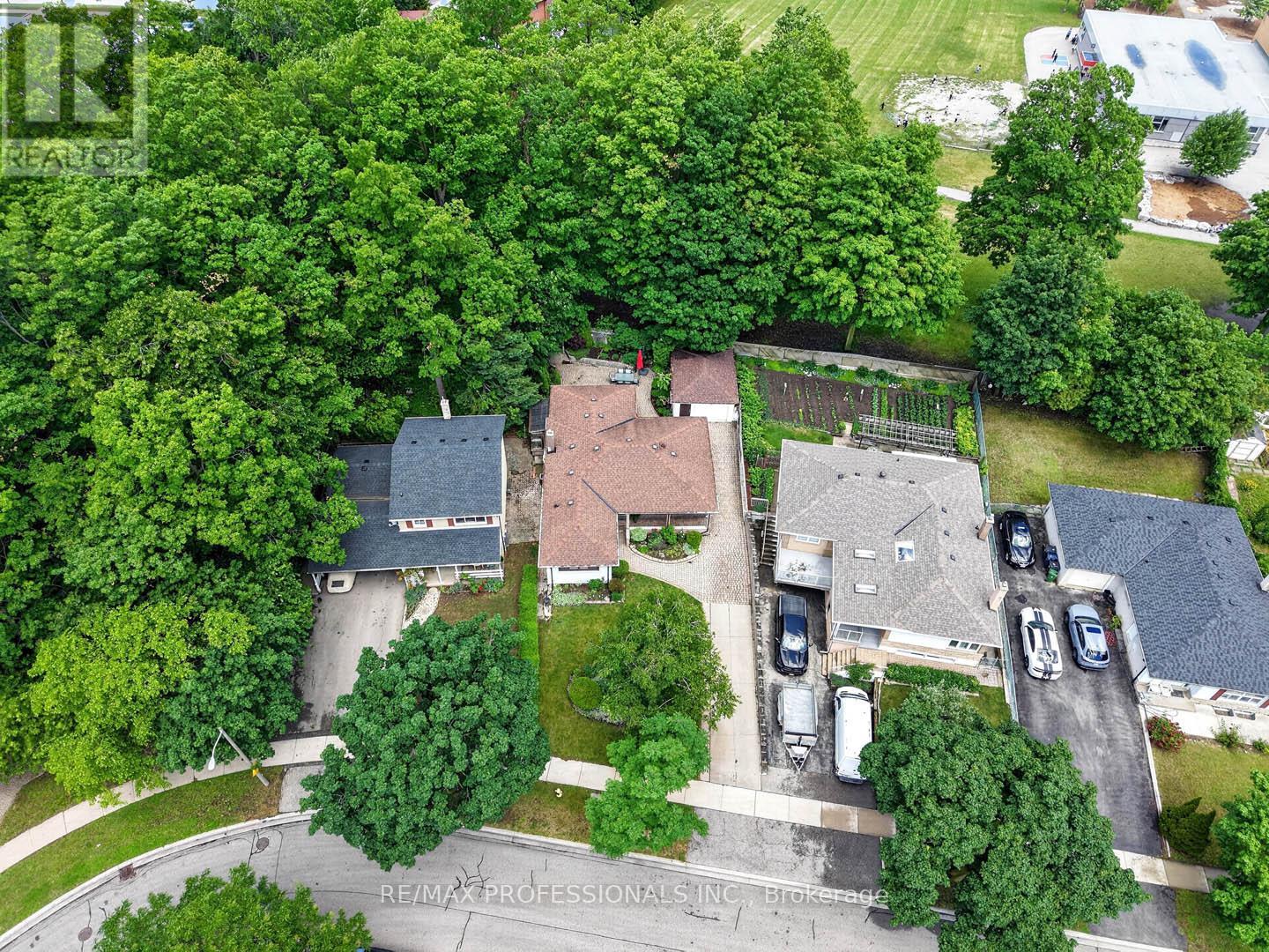 26 Bratty Road, Toronto, Ontario  M3J 1A9 - Photo 6 - W13479850