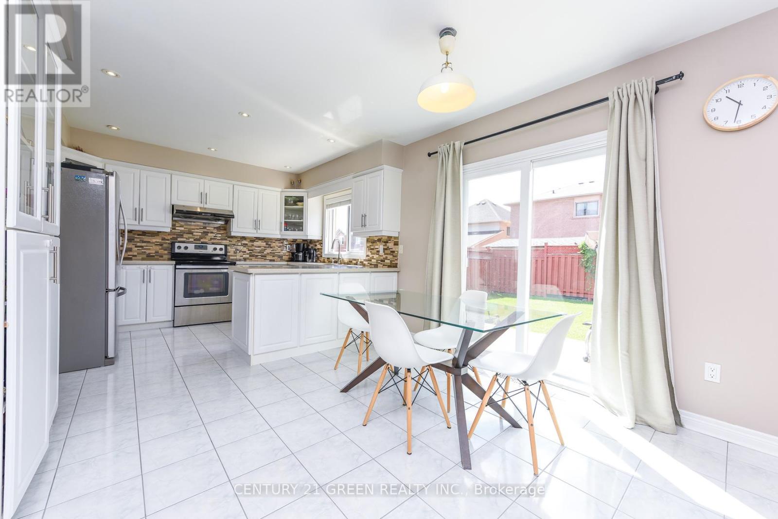 10 Sierra Peak Court, Brampton, Ontario  L6R 2B3 - Photo 21 - W13479860