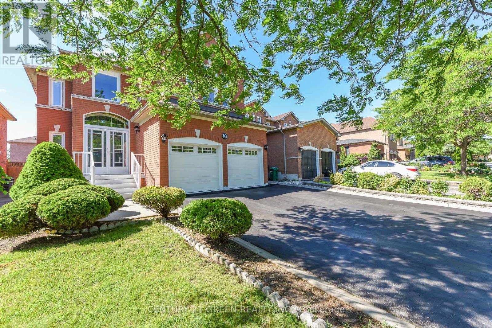10 Sierra Peak Court, Brampton, Ontario  L6R 2B3 - Photo 3 - W13479860