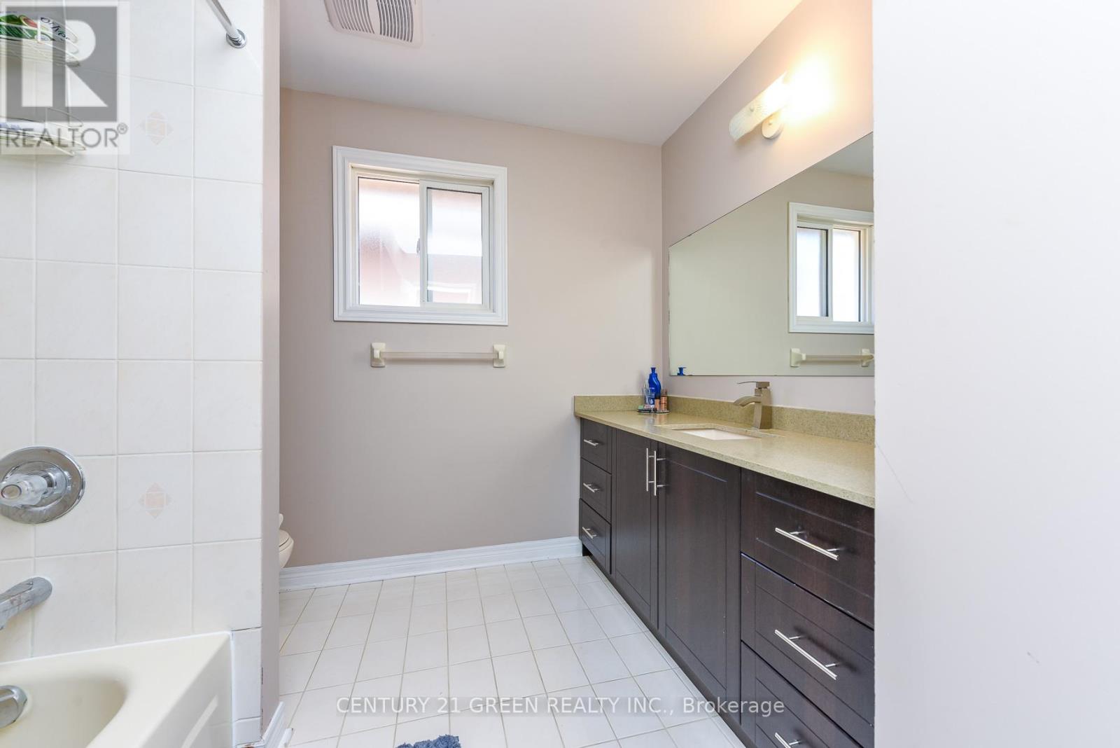 10 Sierra Peak Court, Brampton, Ontario  L6R 2B3 - Photo 30 - W13479860