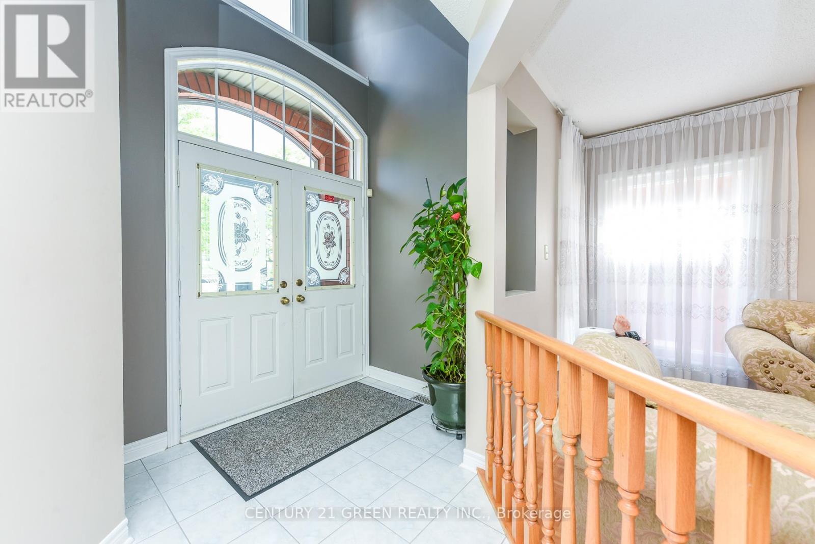 10 Sierra Peak Court, Brampton, Ontario  L6R 2B3 - Photo 6 - W13479860