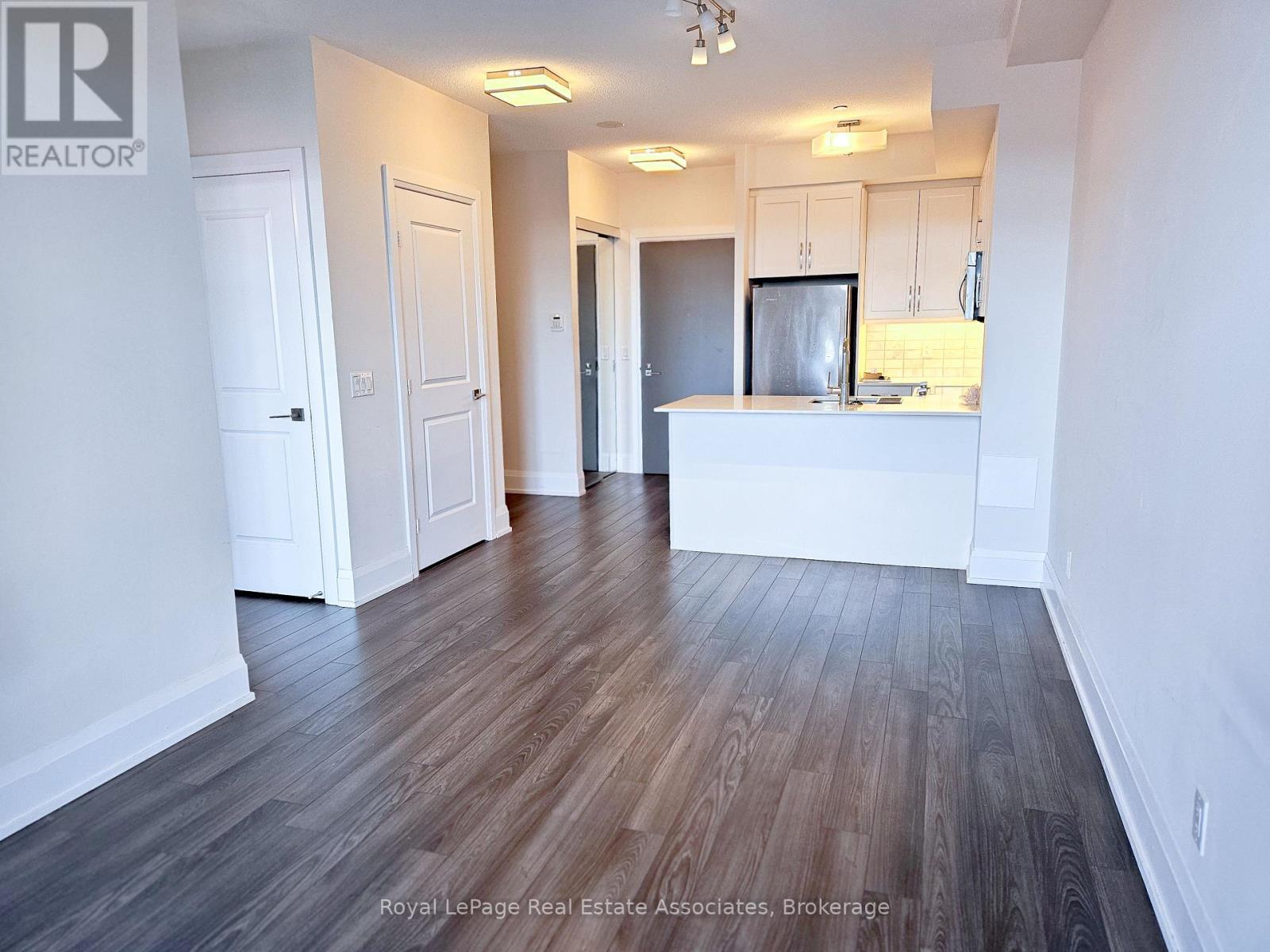 807 - 1 OLD MILL DRIVE, Toronto, Ontario