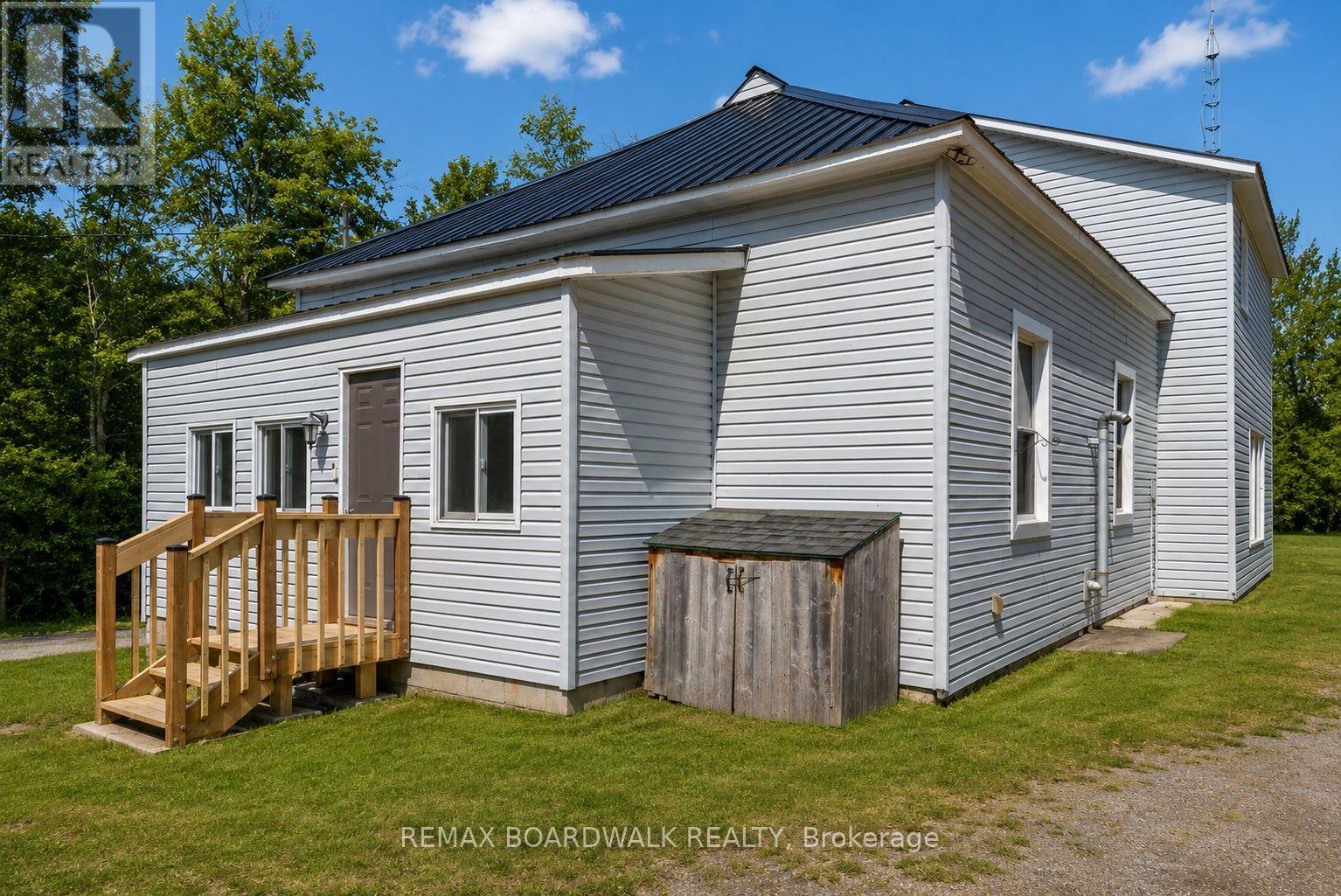 584 Ford Road, Montague, Ontario  K7A 4S4 - Photo 2 - X12996812