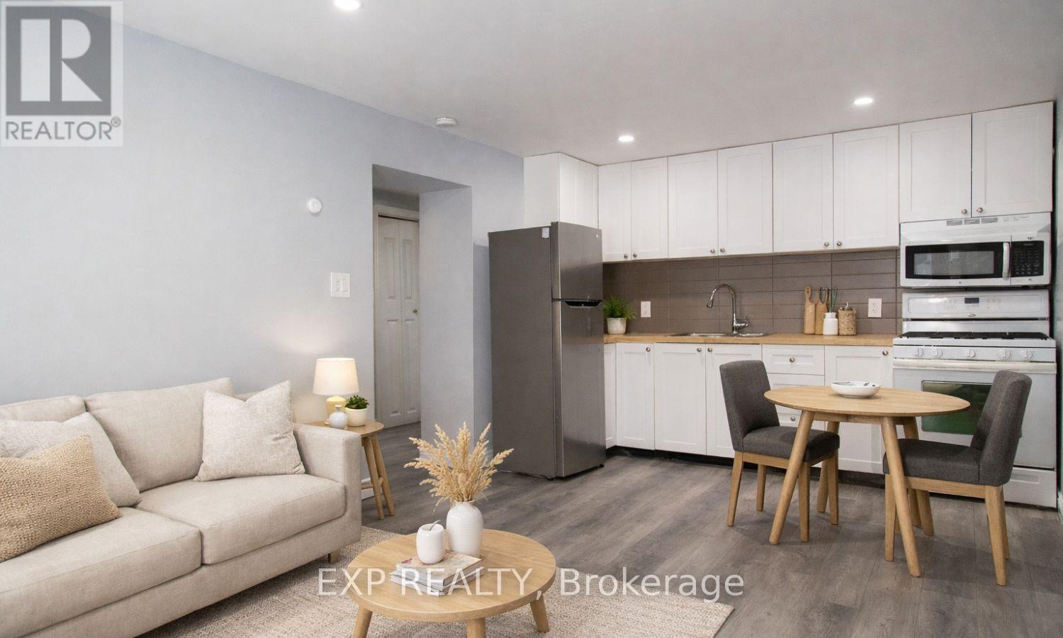 2 - 104 SOUTH STREET E, Aylmer