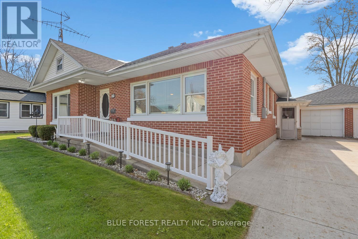 154 Chestnut Street, West Elgin, Ontario  N0L 2P0 - Photo 9 - X13479980