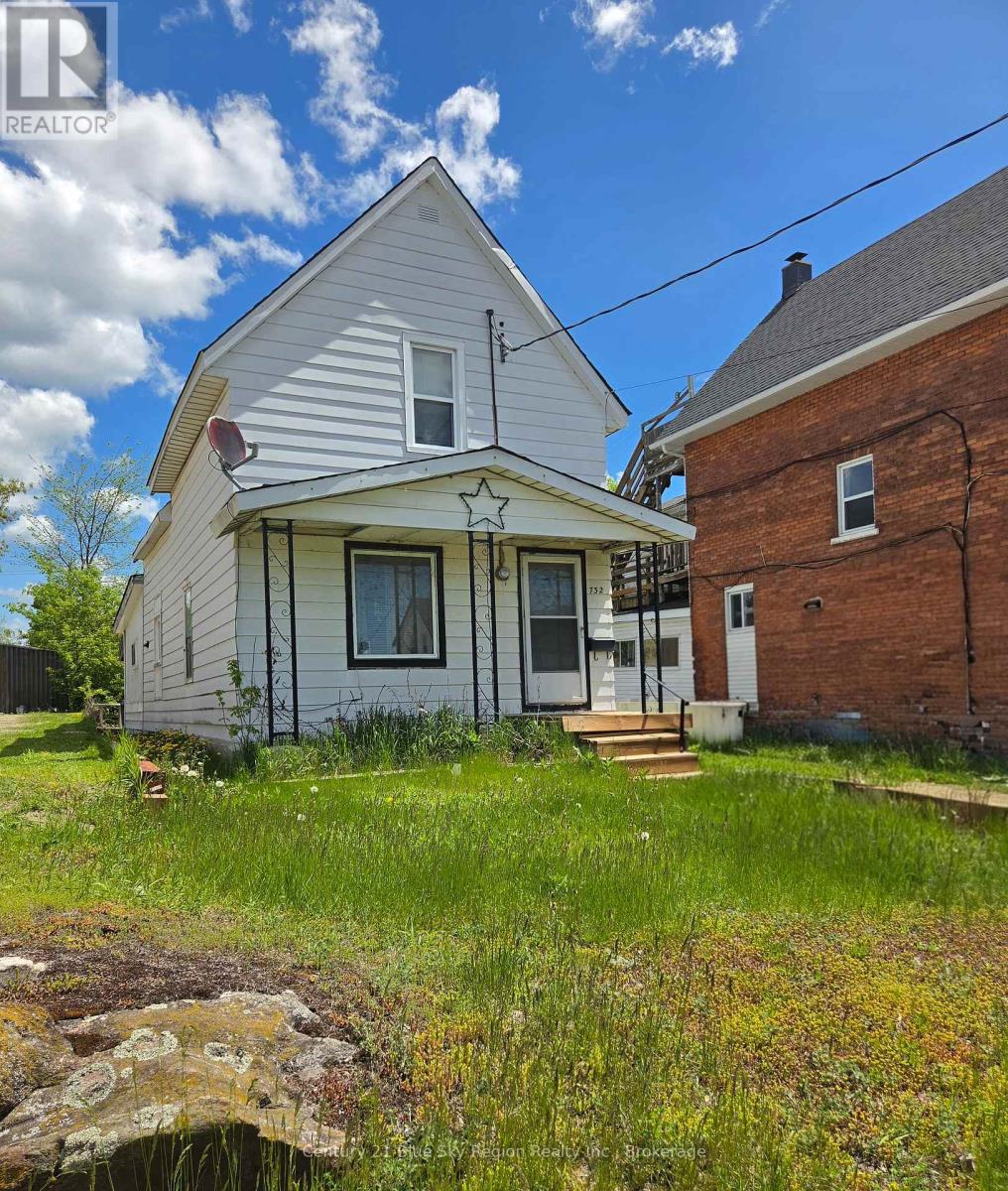 732 MCINTYRE STREET E, North Bay, Ontario