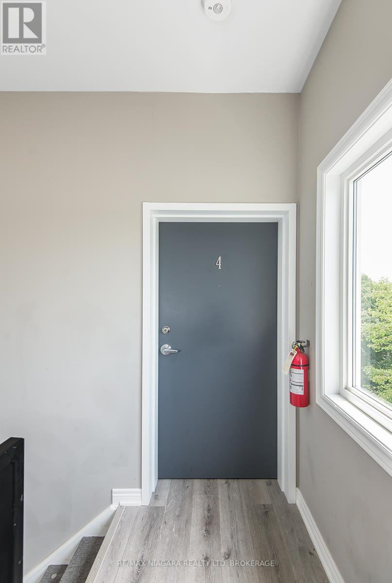 29 Afton Avenue, Welland, Ontario L3B 1V6 - Photo 1 - X13480020