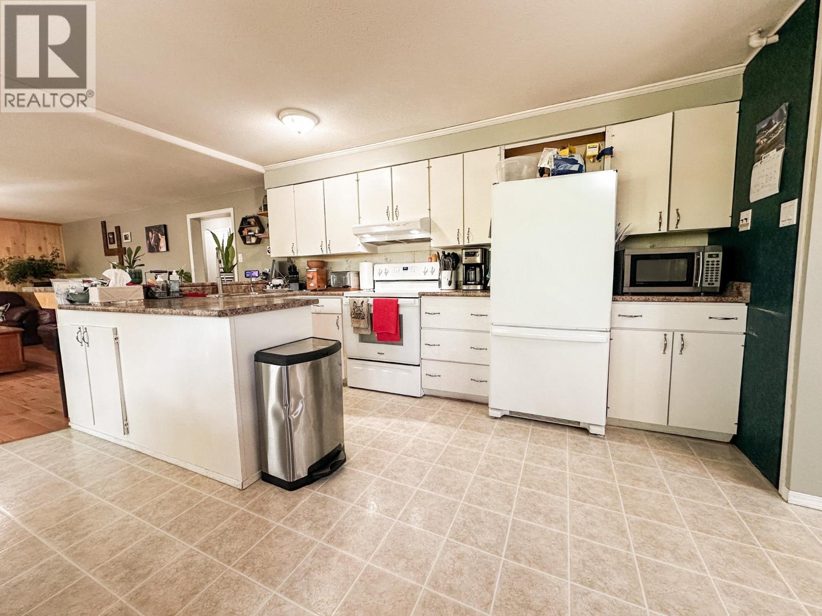 7851 Brewer Avenue, Burns Lake, British Columbia  V0J 1E1 - Photo 7 - R3138951