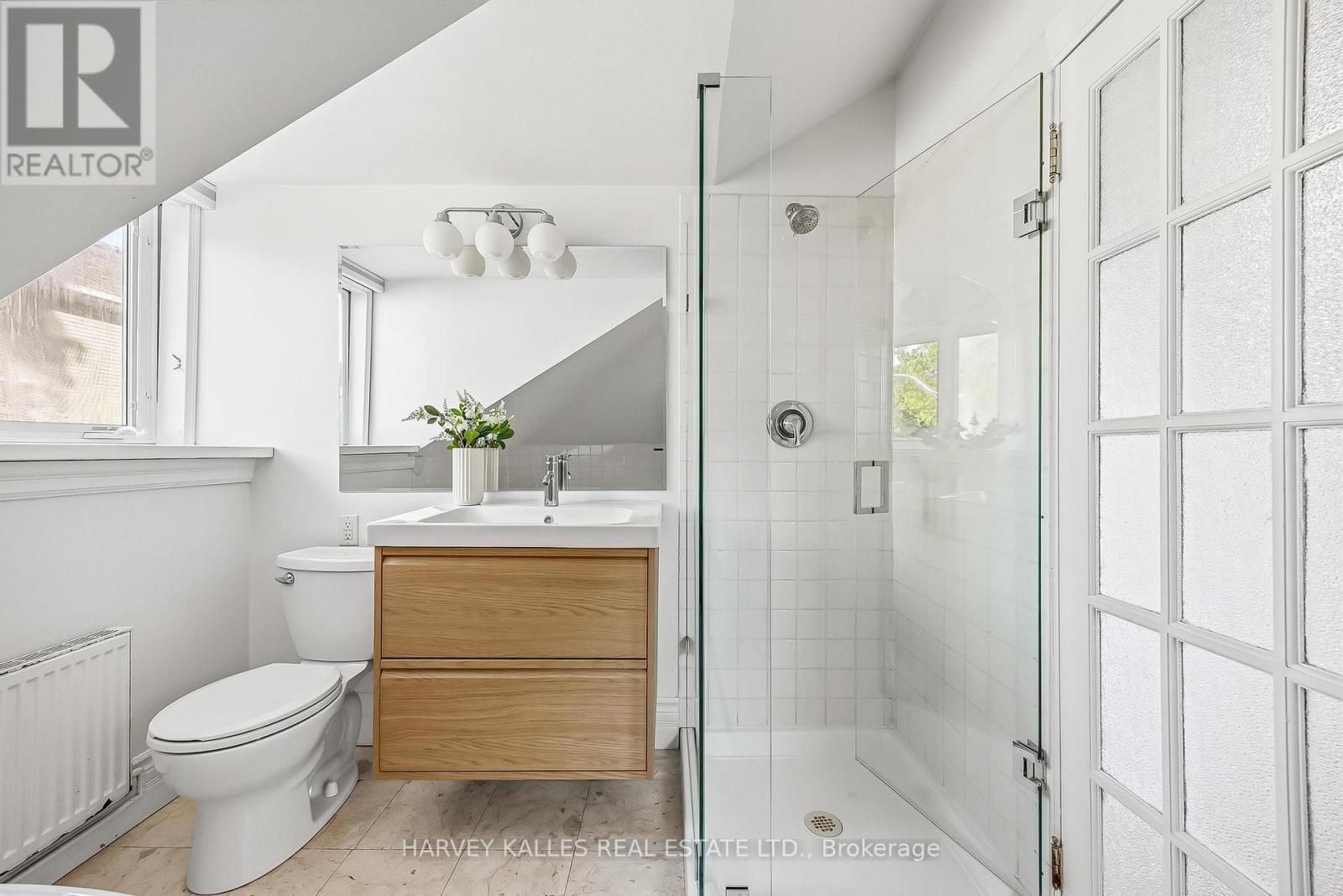 139 Hammersmith Avenue, Toronto, Ontario  M4E 2W5 - Photo 12 - E13420218