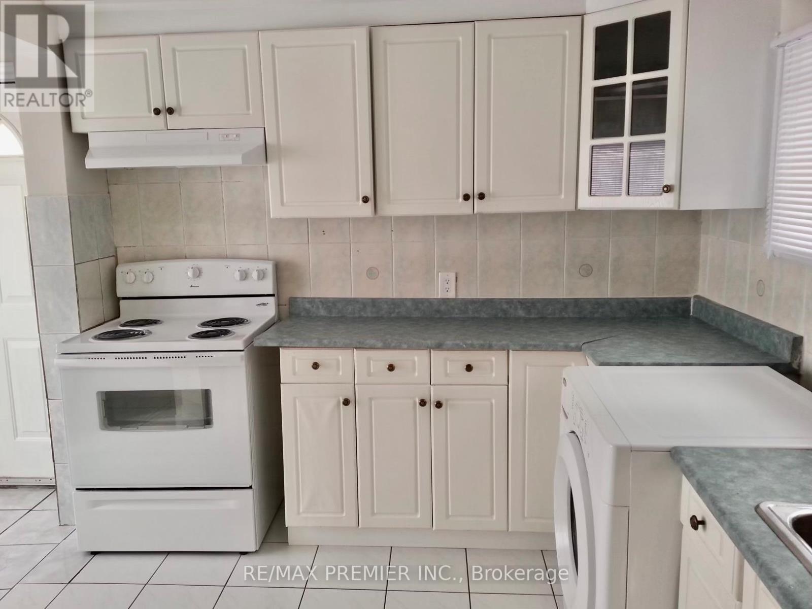 34 Mc Farland Avenue, Toronto, Ontario  M6H 3N1 - Photo 3 - W12923854