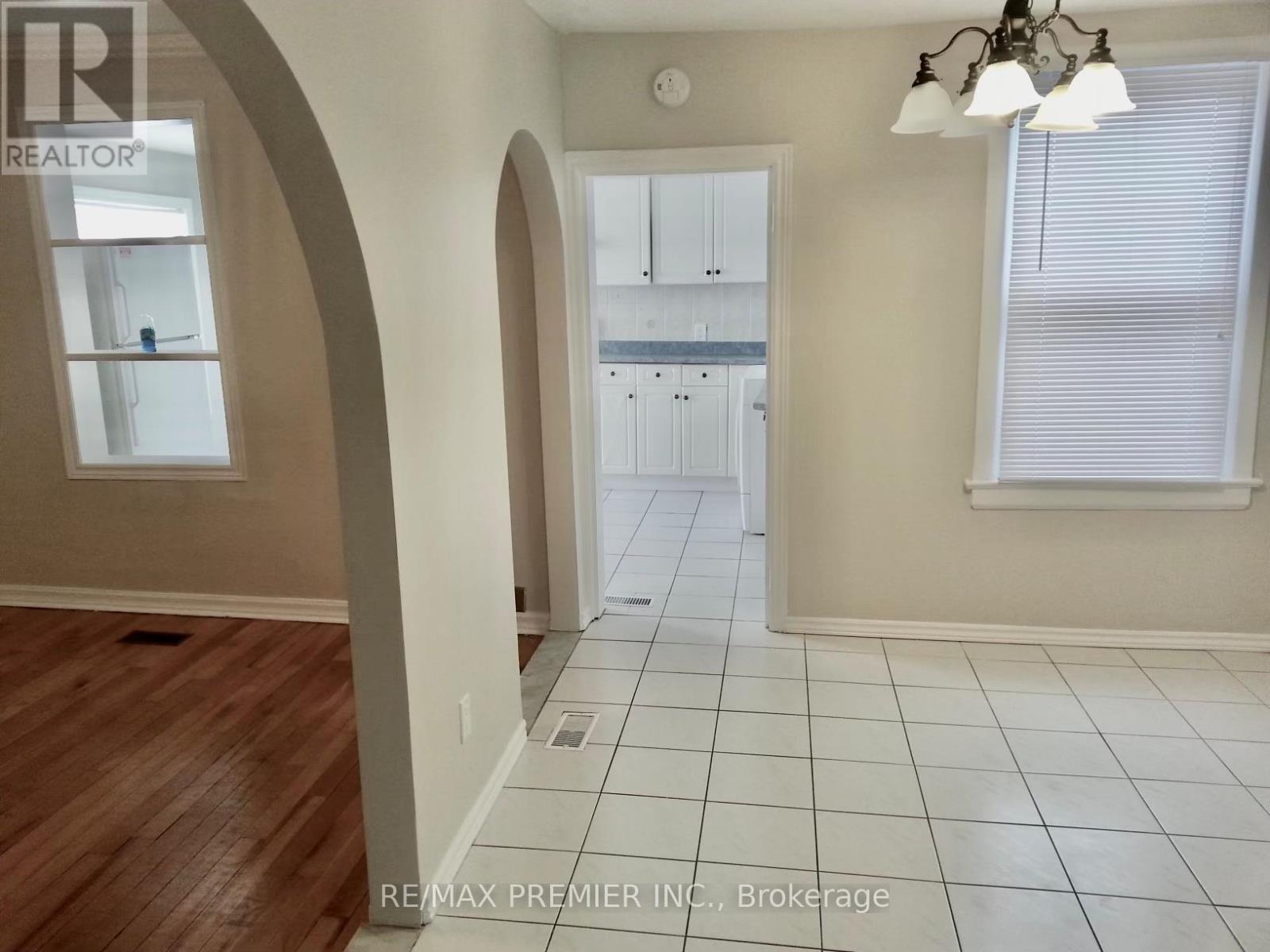 34 Mc Farland Avenue, Toronto, Ontario  M6H 3N1 - Photo 5 - W12923854