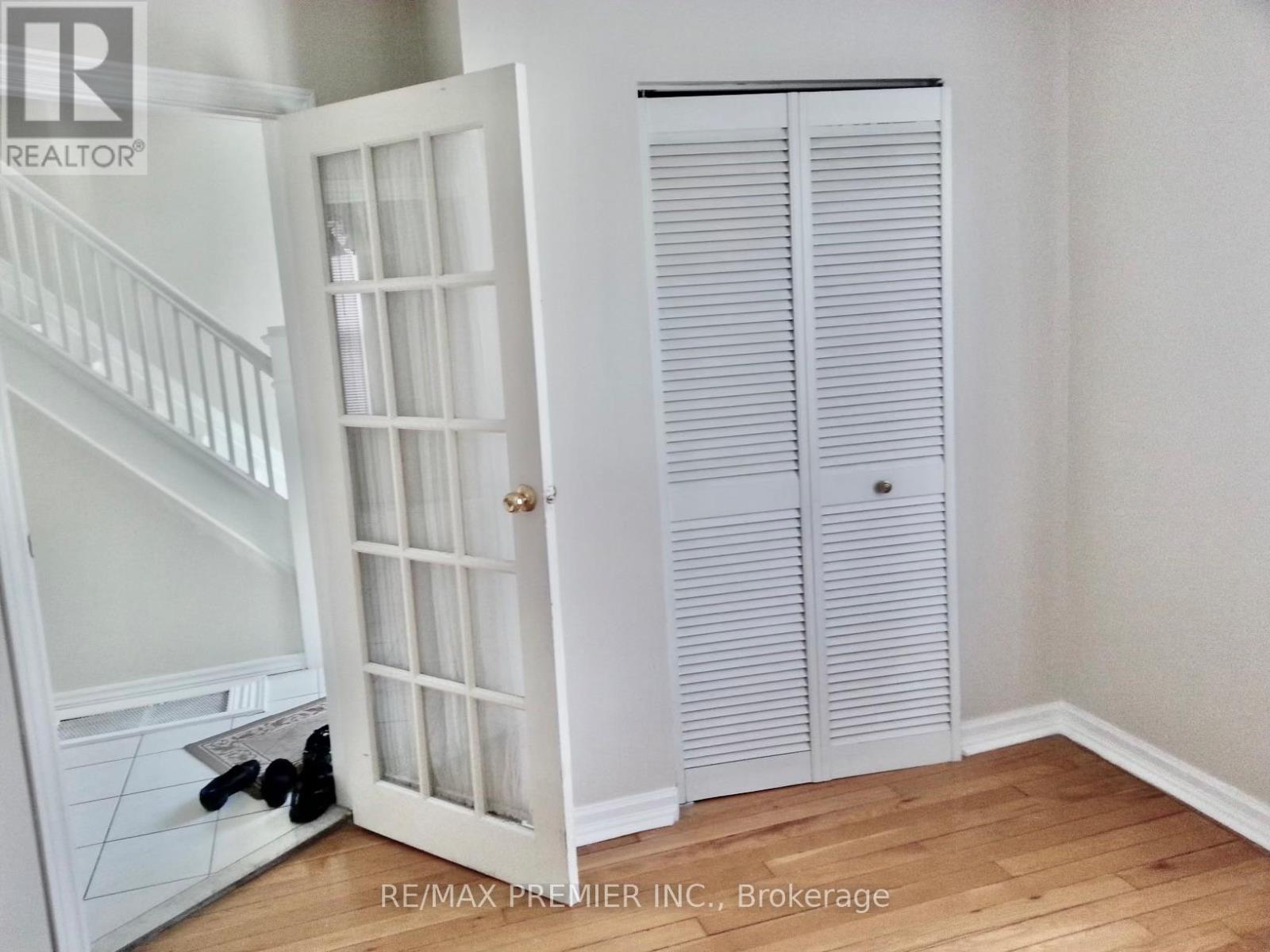 34 Mc Farland Avenue, Toronto, Ontario  M6H 3N1 - Photo 8 - W12923854
