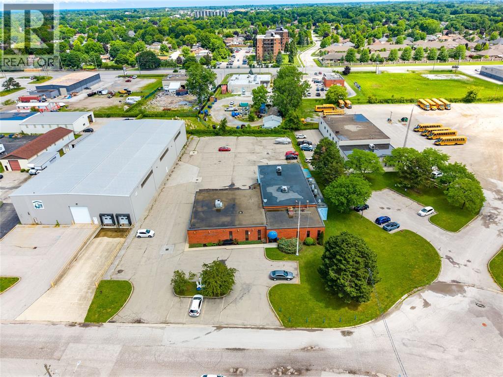 1420 LOUGAR AVENUE, Sarnia, Ontario