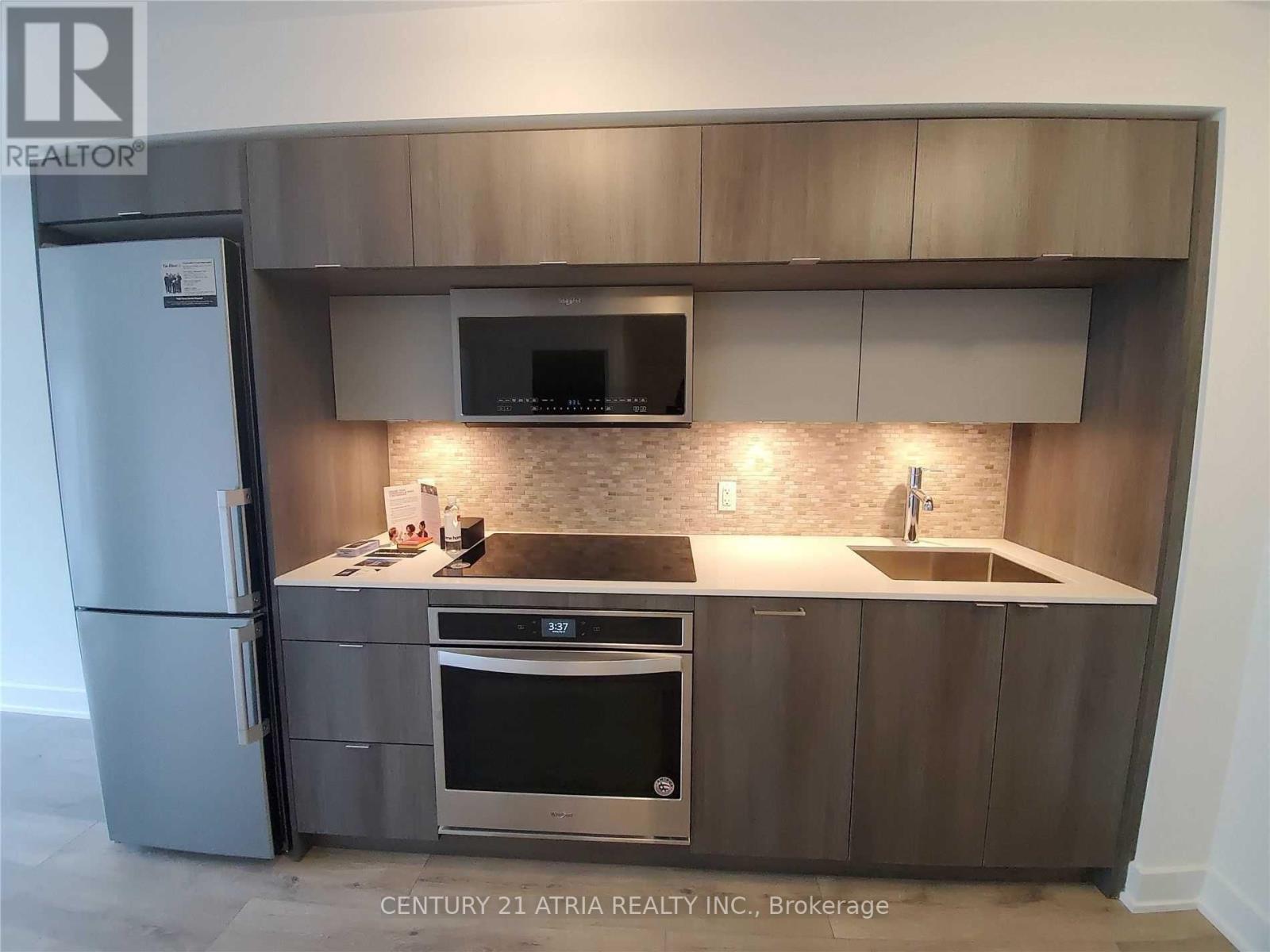 919 - 585 BLOOR STREET E, Toronto, Ontario