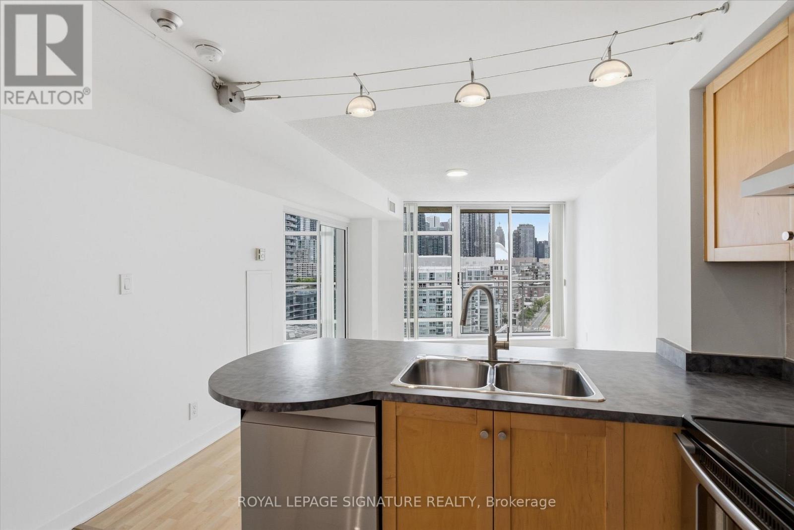1605 - 650 Queens Quay W, Toronto, Ontario M5V 3N2 - Photo 11 - C13480018