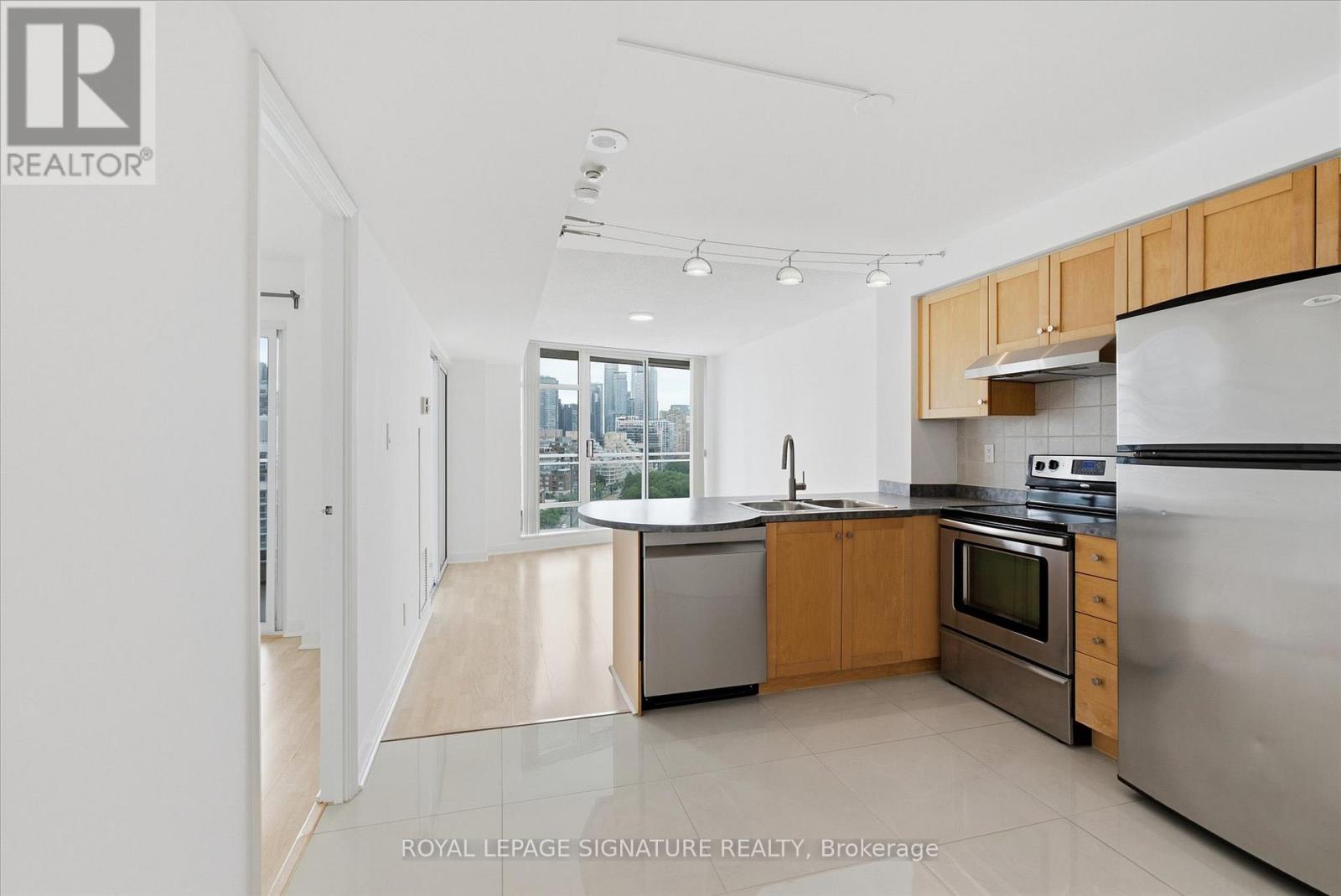 1605 - 650 Queens Quay W, Toronto, Ontario M5V 3N2 - Photo 8 - C13480018