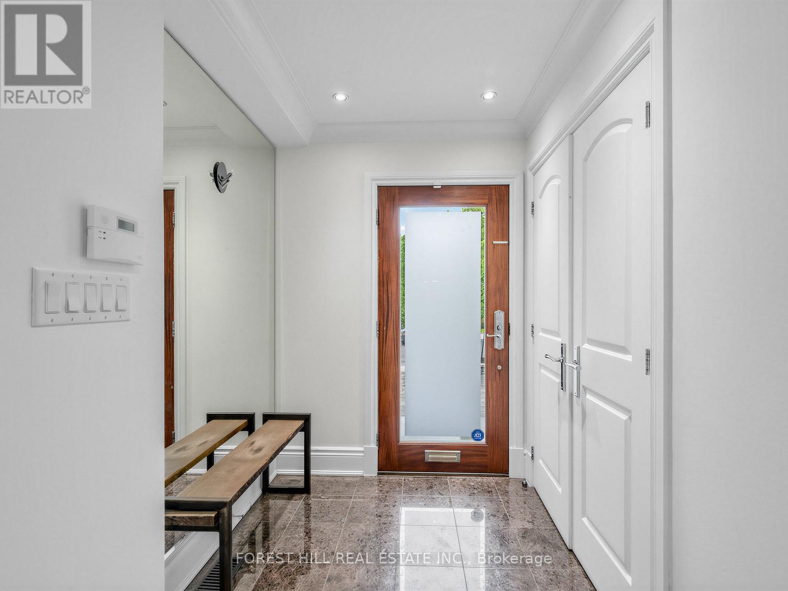 144 Old Forest Hill Road, Toronto, Ontario  M5N 2N8 - Photo 3 - C13480150