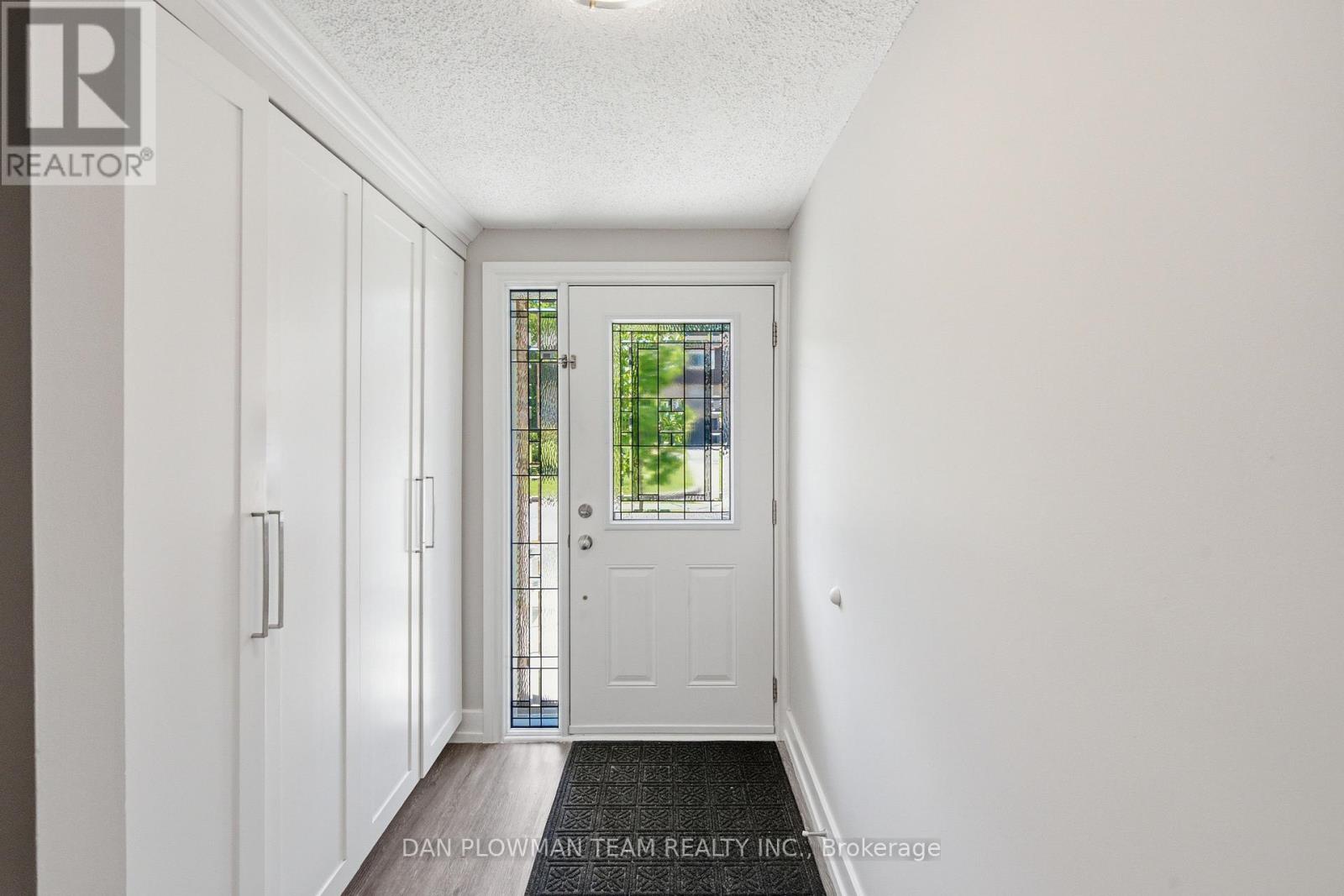 45 - 350 Camelot Court, Oshawa, Ontario L1G 6P7 - Photo 2 - E13480006