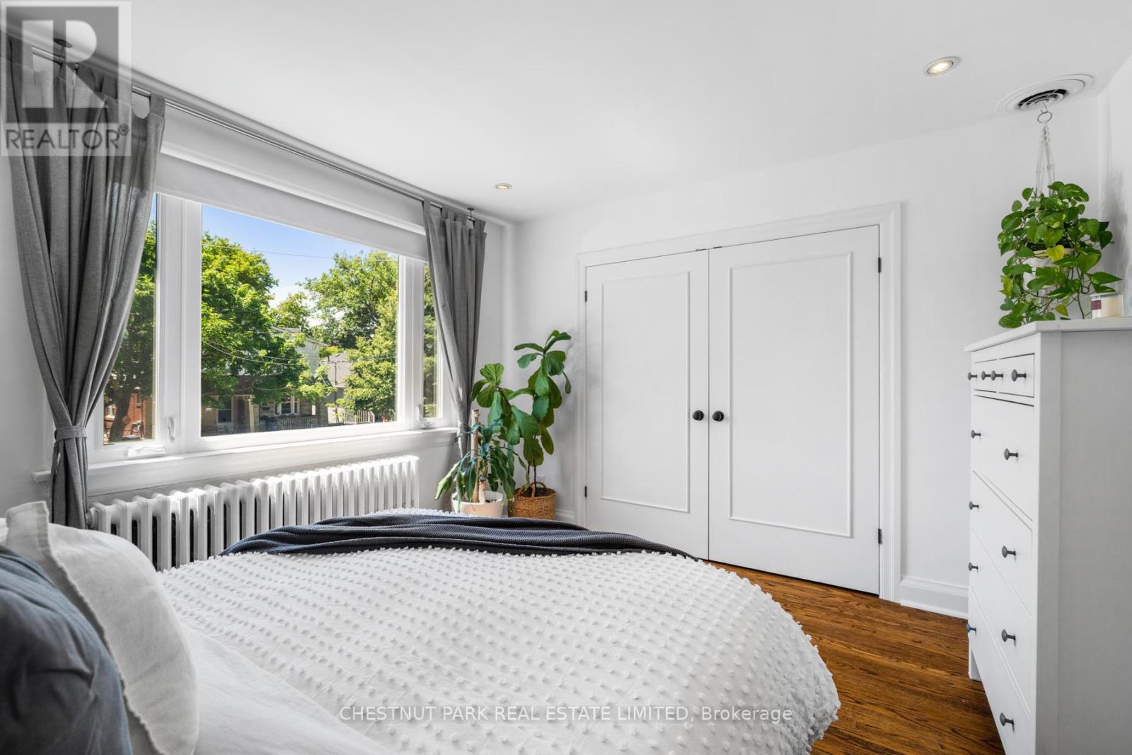 57 Billings Avenue, Toronto, Ontario  M4L 2S3 - Photo 19 - E13480082