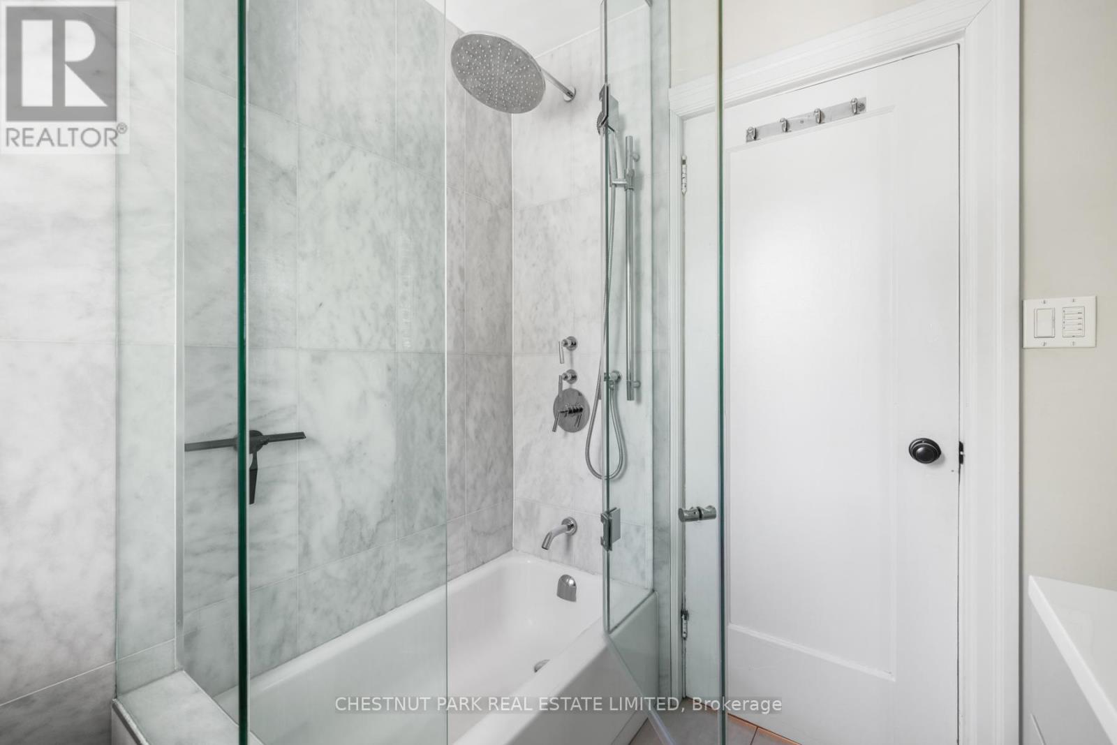 57 Billings Avenue, Toronto, Ontario  M4L 2S3 - Photo 25 - E13480082
