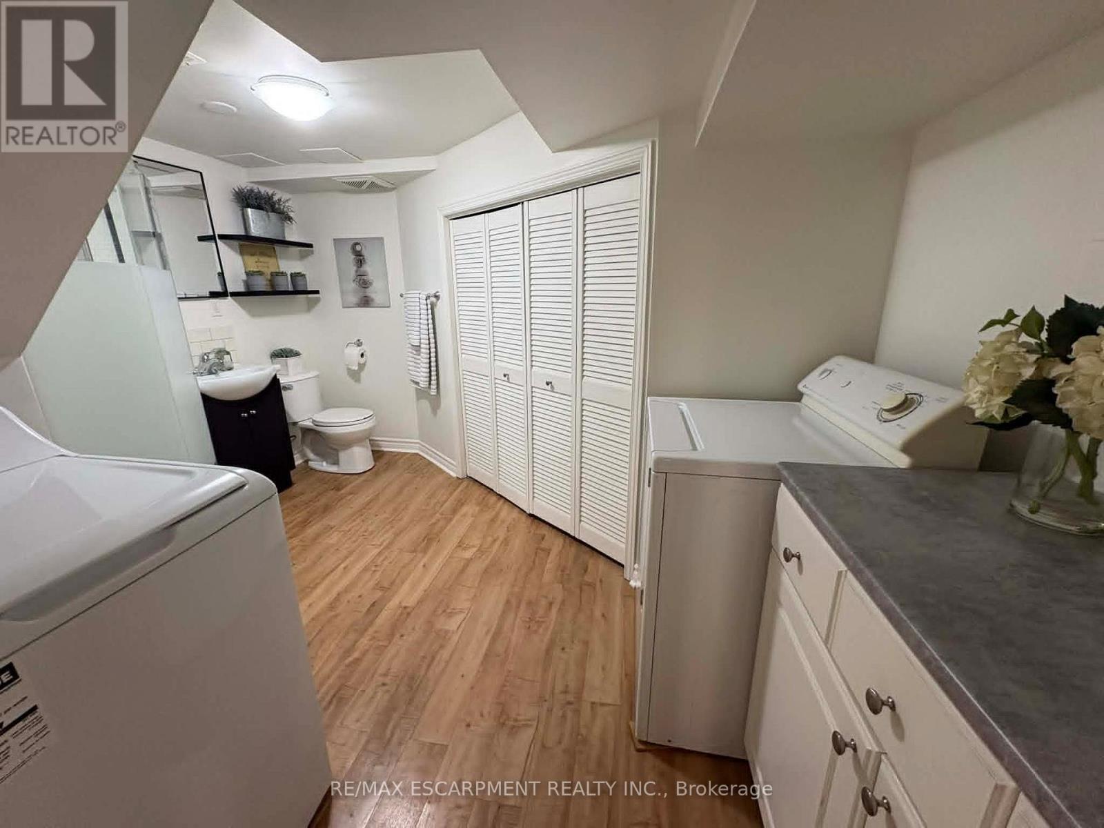 Lower - 29 East 41st Street, Hamilton, Ontario L8T 2Z4 - Photo 3 - X13474800
