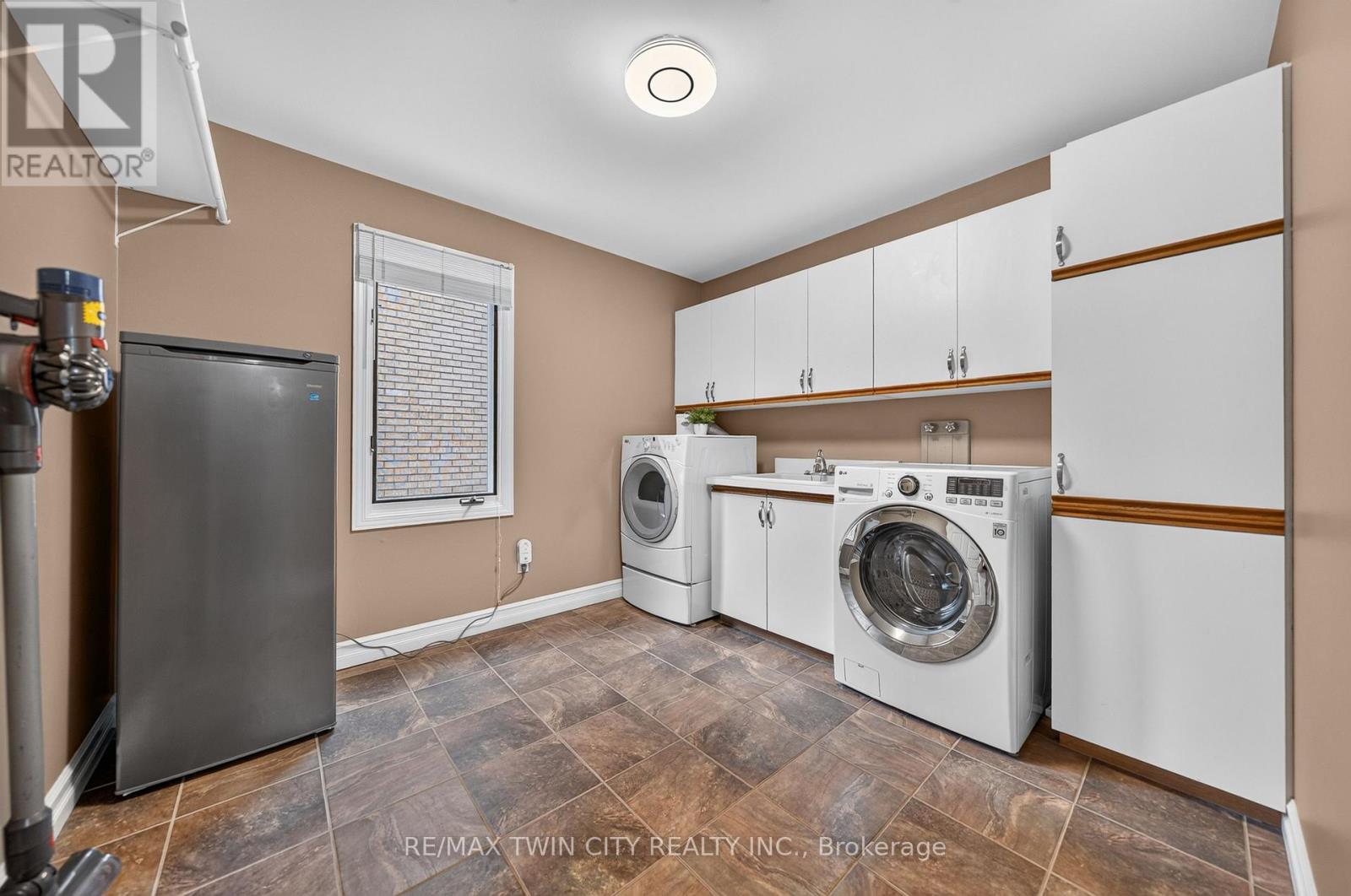 612 Stonebury Crescent, Waterloo, Ontario N2K 3R1 - Photo 22 - X13474932