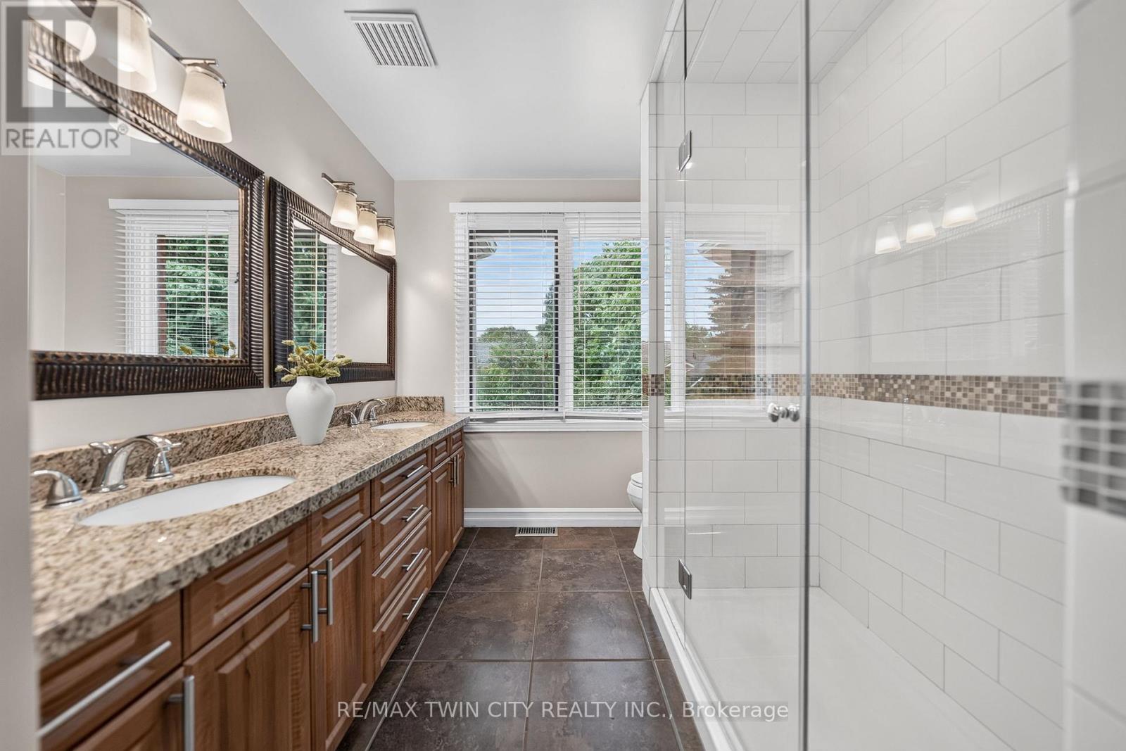 612 Stonebury Crescent, Waterloo, Ontario N2K 3R1 - Photo 31 - X13474932