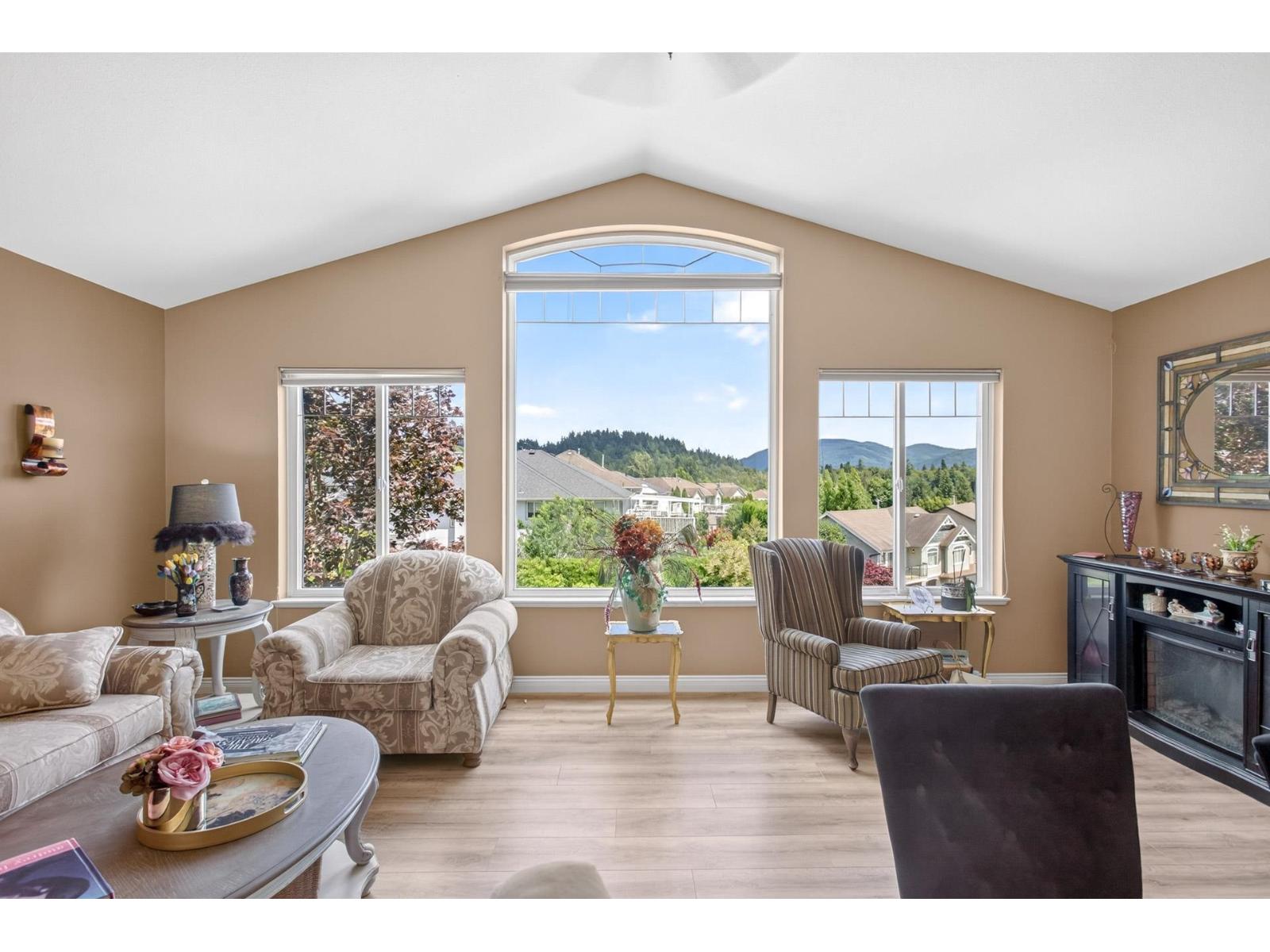 8061 Topper Drive, Mission, British Columbia  V2V 7A8 - Photo 8 - R3138215