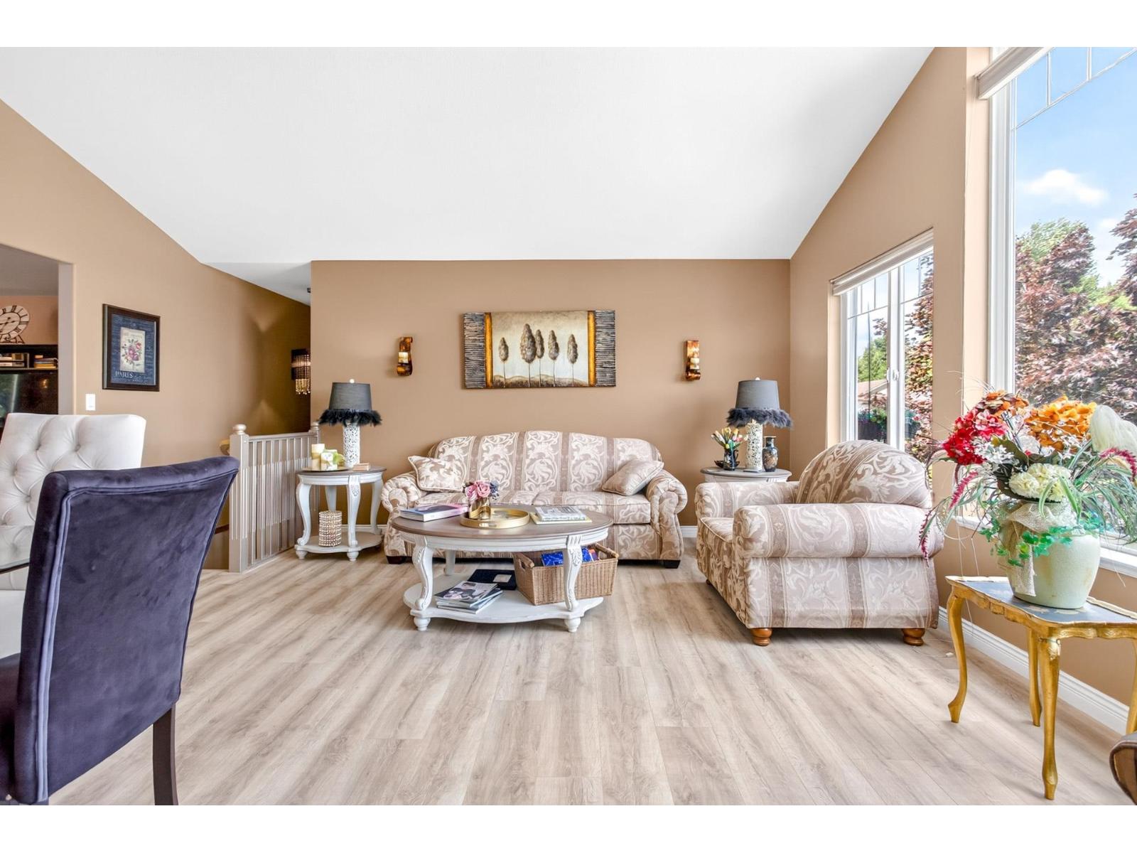 8061 Topper Drive, Mission, British Columbia  V2V 7A8 - Photo 12 - R3138215