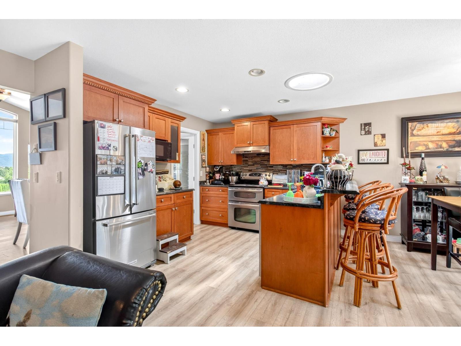 8061 Topper Drive, Mission, British Columbia  V2V 7A8 - Photo 18 - R3138215