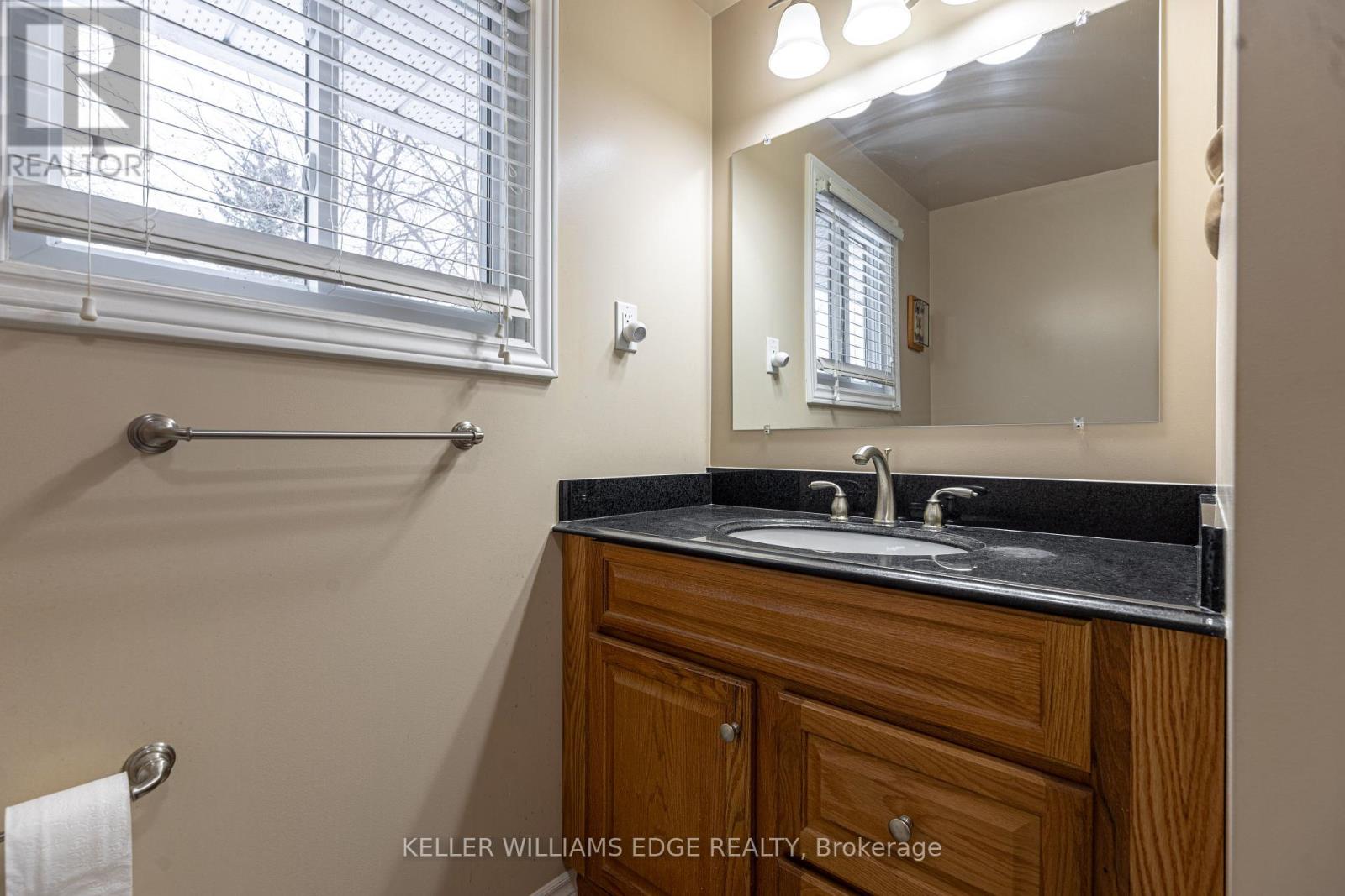 Upper - 598 Mapledale Avenue, London North, Ontario  N5X 2B8 - Photo 8 - X13475472