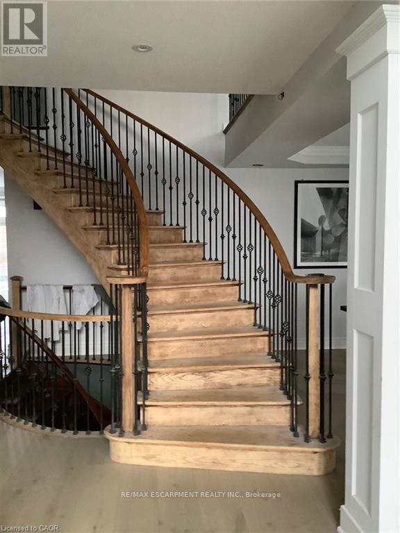 4 Raphael Court, Hamilton, Ontario  L9B 0C7 - Photo 6 - X13475620
