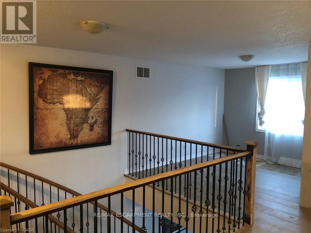 4 Raphael Court, Hamilton, Ontario  L9B 0C7 - Photo 26 - X13475620
