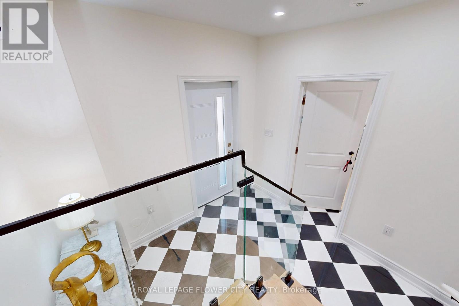 11 Holton Avenue N, Hamilton, Ontario  L8L 6H3 - Photo 39 - X13475376