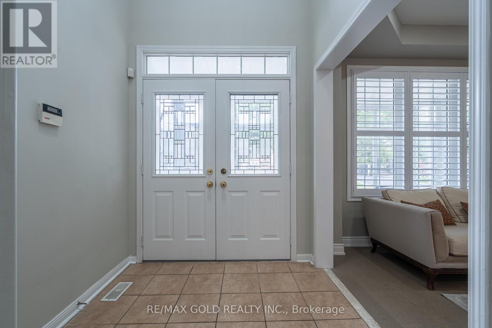 141 Whitwell Drive, Brampton, Ontario  L6P 1L2 - Photo 5 - W13480024