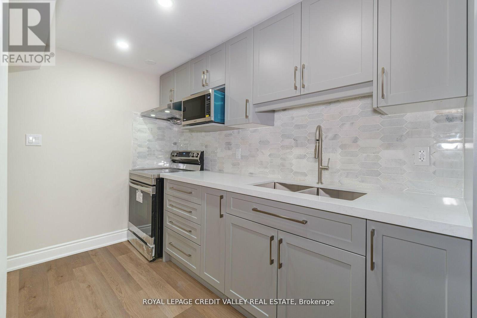 18 Trailhead Crescent, Brampton, Ontario  L6R 3H3 - Photo 12 - W13480046