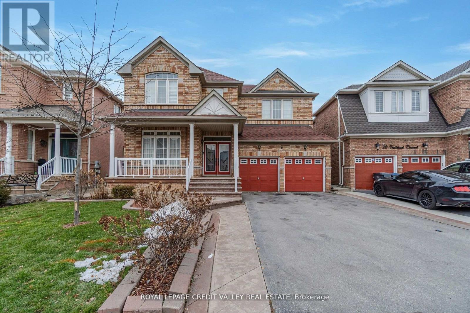 18 Trailhead Crescent, Brampton, Ontario  L6R 3H3 - Photo 2 - W13480046