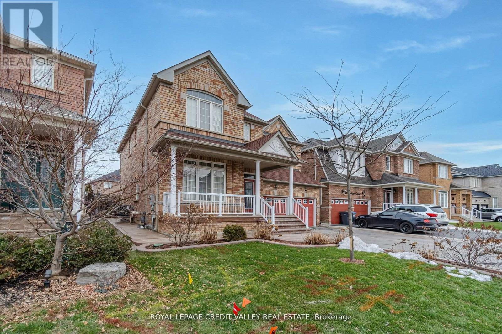 18 Trailhead Crescent, Brampton, Ontario  L6R 3H3 - Photo 4 - W13480046