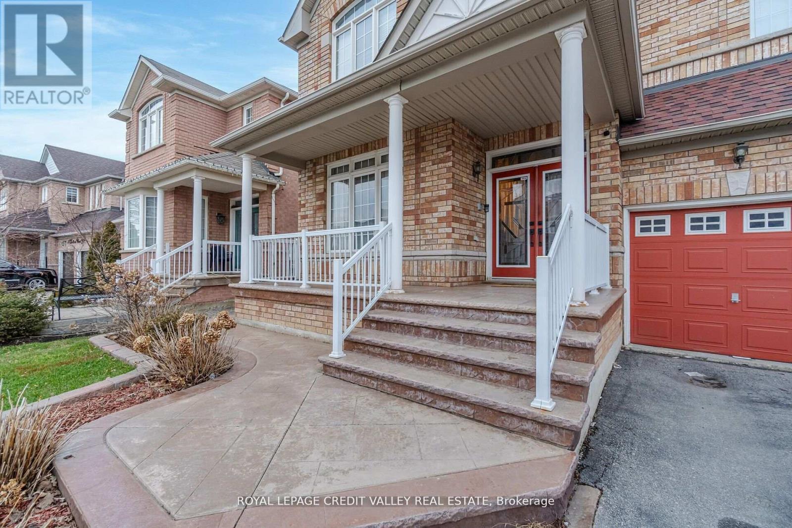 18 Trailhead Crescent, Brampton, Ontario  L6R 3H3 - Photo 5 - W13480046