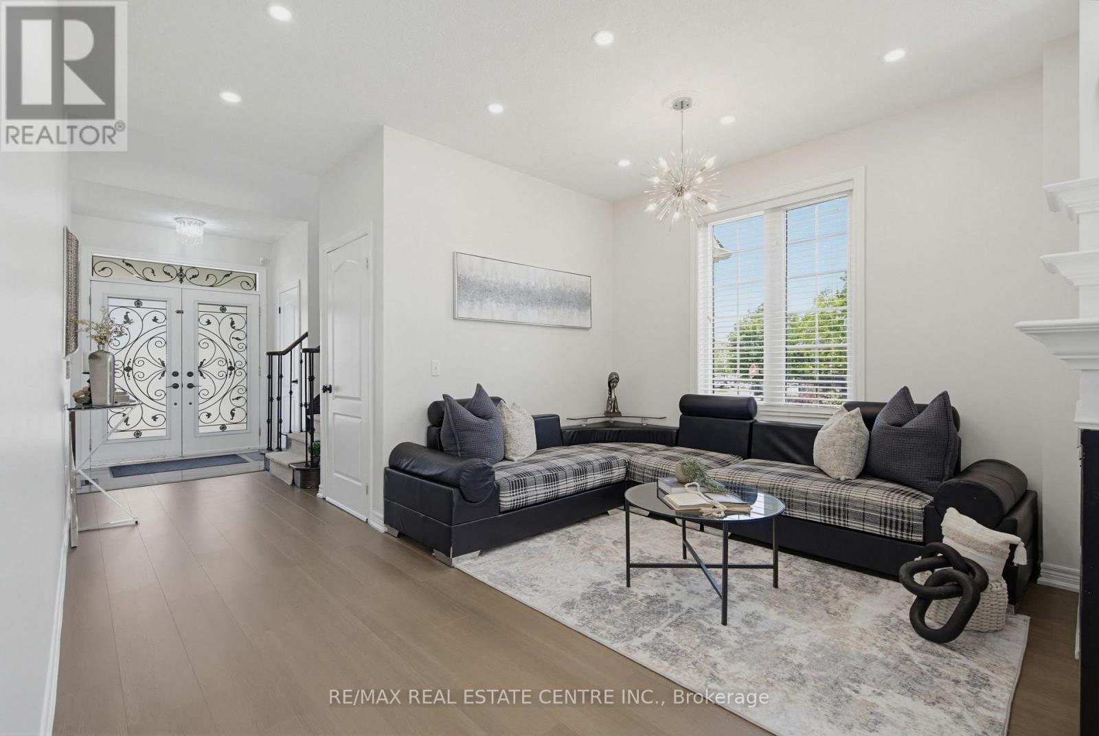 7 Resserville Street, Brampton, Ontario  L6R 0N5 - Photo 7 - W13480048