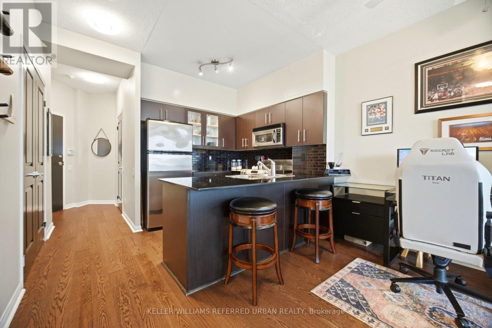 601 - 15 Windermere Avenue, Toronto, Ontario M6S 5A2 - Photo 4 - W13480170