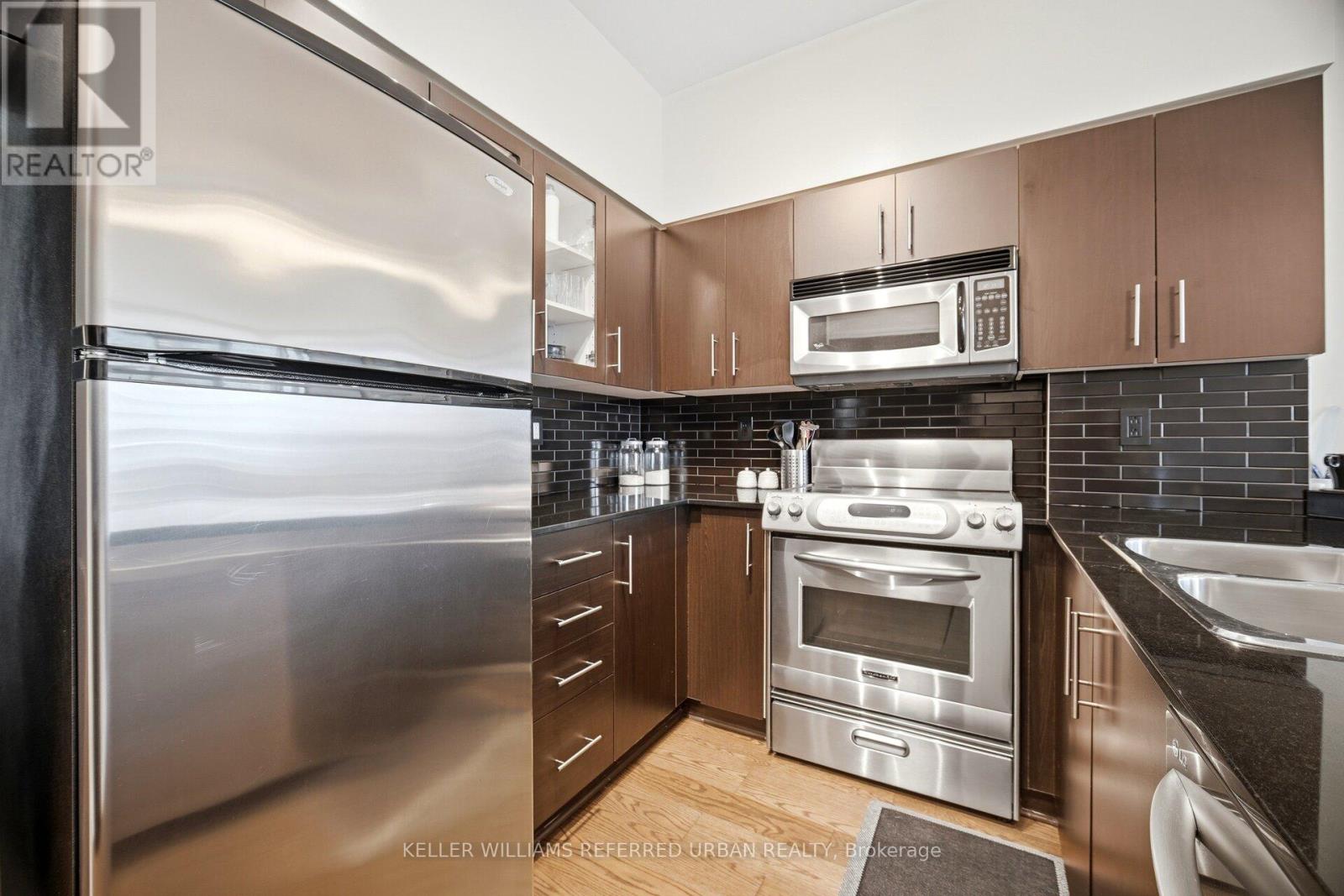 601 - 15 Windermere Avenue, Toronto, Ontario M6S 5A2 - Photo 6 - W13480170