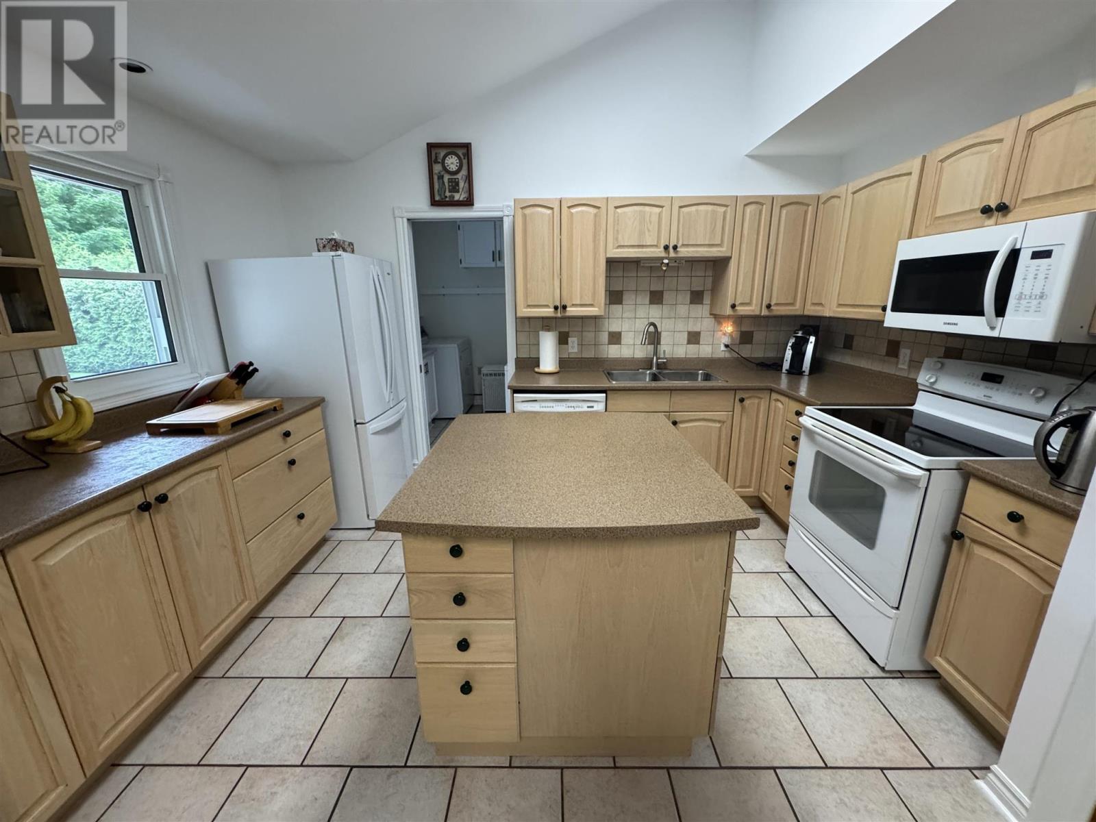 8 Hemlock Pl, Elliot Lake, Ontario  P5A 2H7 - Photo 11 - SM261434
